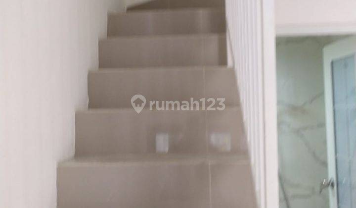 Rumah 2 lantai semi ruko di Jl tanah tinggi baladewa jakarta pusat 2
