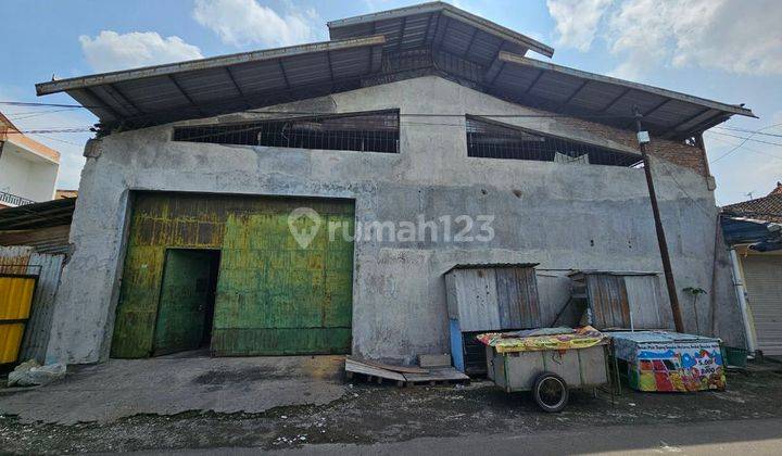 Gudang Harga Miring Cemani Solo 1