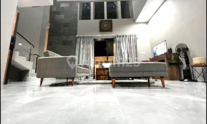 Rumah Mewah Fully Furnished Di Solo Baru  2