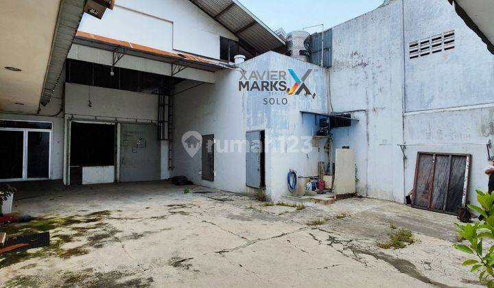 Disewakan Gudang Jebres Solo ada Loading dock 1