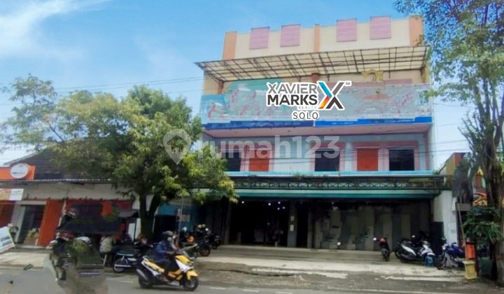 Dijual Ruang usaha tengah kota Sragen Siap Pakai 3 lt 1