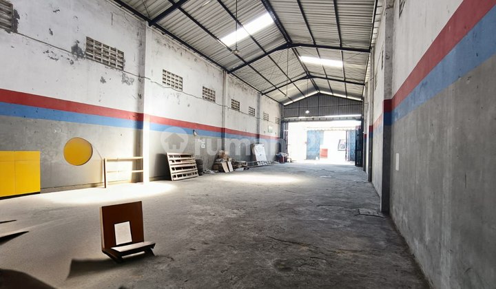 Strategic Warehouse in Downtown Serengan Solo Strategic Warehouse in Downtown Serengan Solo