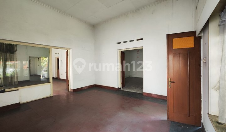 Rumah / Ruang Usaha Vintage Di Banjarsari Solo 2
