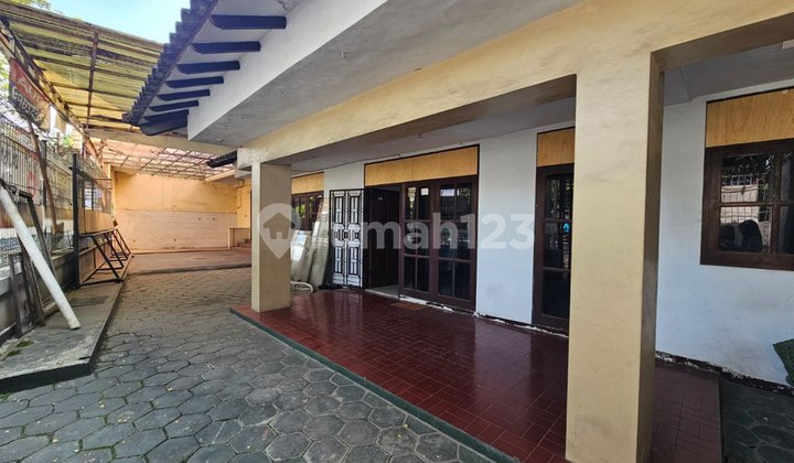 Ruang Usaha & Rumah Lokasi Perdagangan Serengan Solo