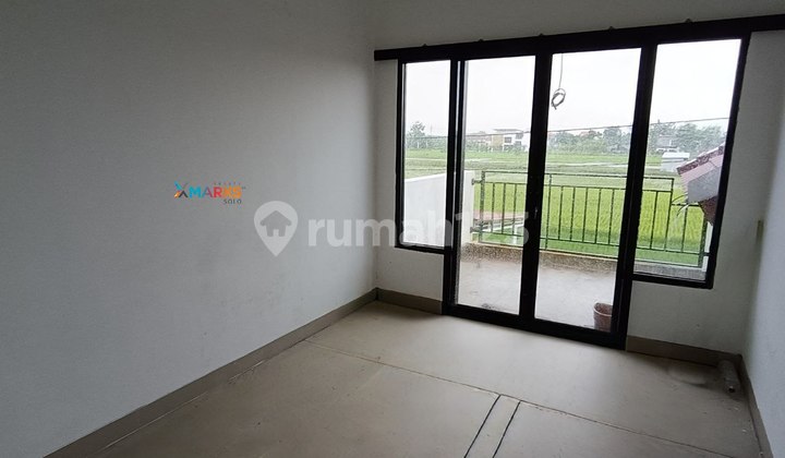 Rumah Baru 2 Lantai 4 Kamar Di Dekat Solo Baru 2