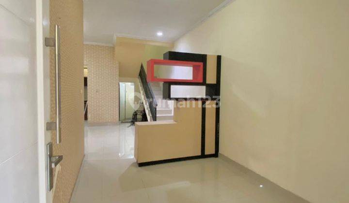 Dijual Harga Miring Rumah Full Furnished 3+1 Kamar Tidur di Joglo, Jakarta Barat  2