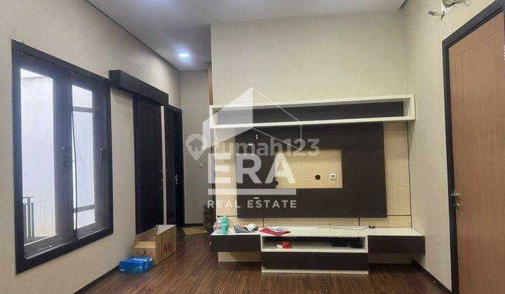 Rumah Siap Huni Taman Grisenda PIK Jakarta Utara Luas 200m2 Semi Furnished 1