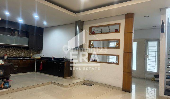 Rumah Siap Huni Taman Grisenda PIK Jakarta Utara Luas 200m2 Semi Furnished 2