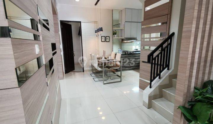 Disewakan Rumah Mewah Siap Huni Full Furnished Posisi Hook Di Casa Jardin, Daan Mogot, Jakarta Barat 2