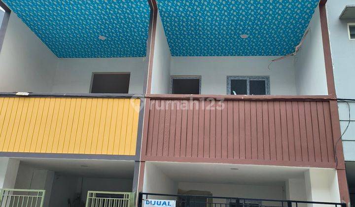 Rumah Taman Palem Lestari 3lantai di Blok E 1