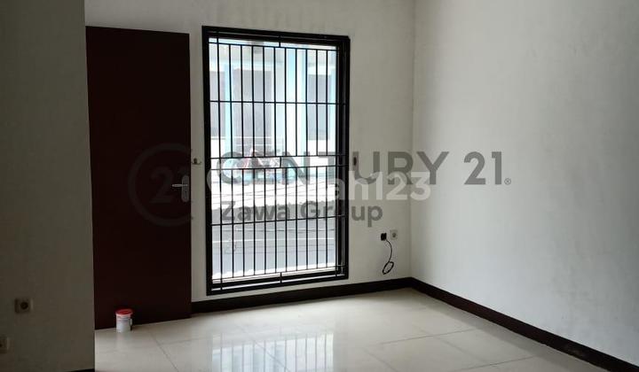 Rumah 3 Lantai Siap Huni Di Greenville Kebon Jeruk Jakarta Barat 2