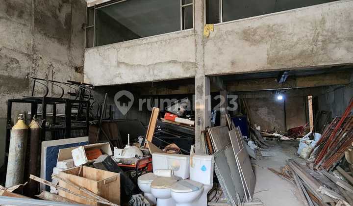 For Sale 3 Units of Connected Shophouses for Rent in Grogol Petamburan, West Jakarta 2