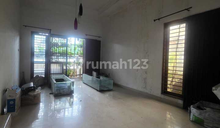 Rumah Hook 3 Lantai Jalan Mangga Duri Kepa Ngantong 2