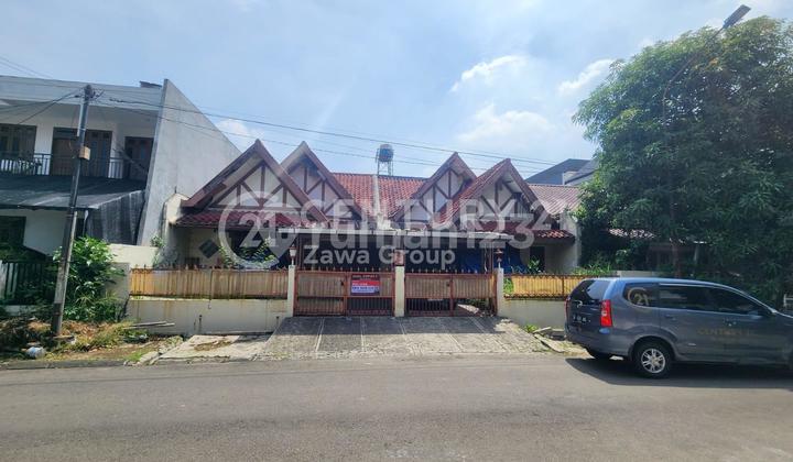 For Sale Old Semi-detached House Including Land in Puri Indah, West Jakarta For Sale Old Semi-detached House Including Land in Puri Indah, West Jakarta