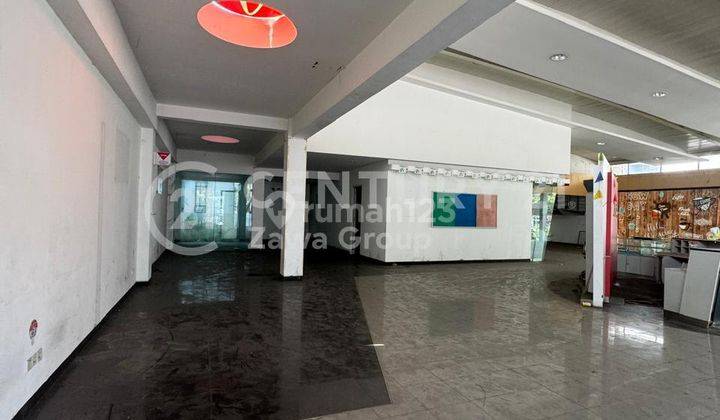 Dijual Bangunan Ex Showroom Di Mampang Prapatan Jakarta Selatan 1