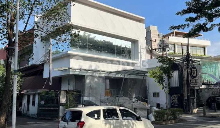 Dijual Gedung 3 Lantai di Kemang Jakarta Selatan