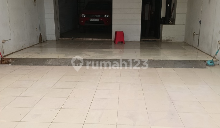 2.5-Story Shophouse in Sutami Near PVJ Sukajadi, Tll Pasteur Heavy Traffic Near Indomaret, Mixue and Beauty Clinic in Bandung City 2