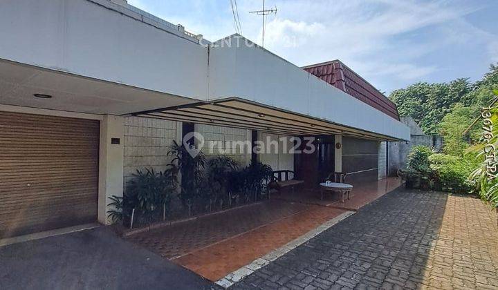 Dijual Rumah Dengan Tanah Yang Luas Dalam Komplek Dekat Senayan 1