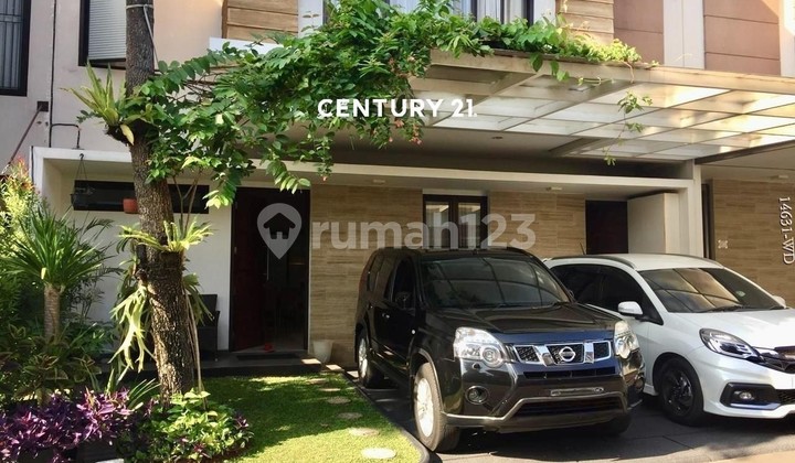 Beautiful Ready-to-Occupy House in Attached Townhouse Bintaro Sector 9