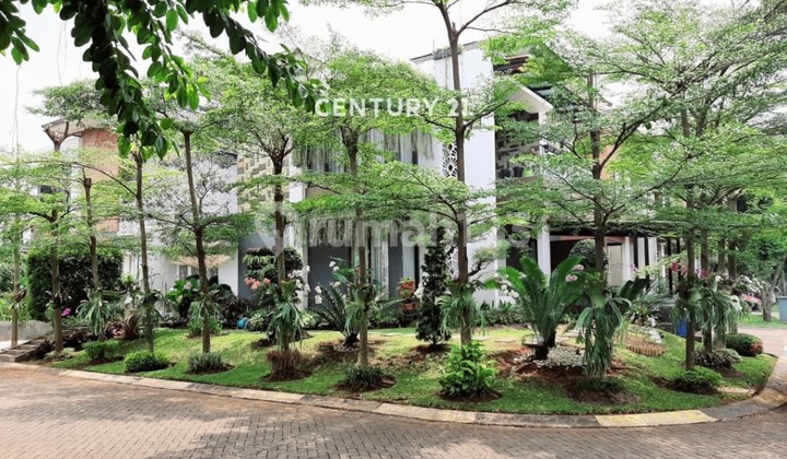 Front Garden Hook House Already Renovated In Discovery Bintaro Jaya