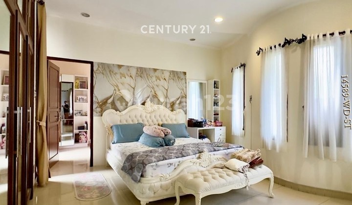 Dijual Rumah Posisi Hook  Cantik Di Sektor 9 Bintaro 2