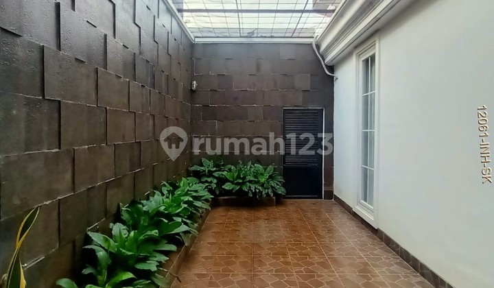 For Sale American Style House in Bintaro Jaya Sector IX 2