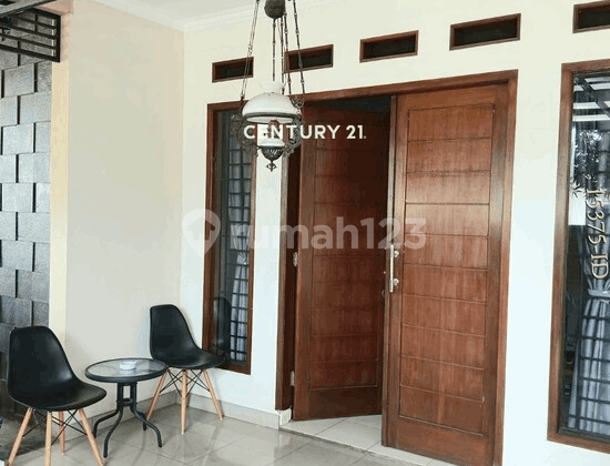 Cozy House on a Large and Affordable Land, Strategically Located Near the Station