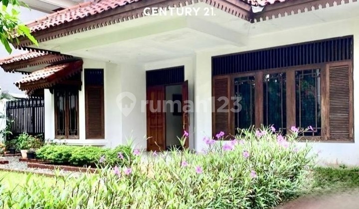 For Sale Spacious House in Prime Location Kebayoran Baru