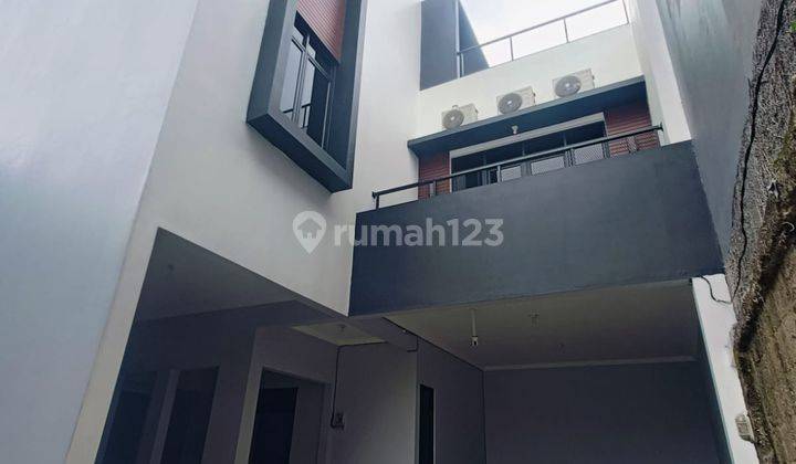 For Rent At Pejaten Brand New Minimalist Modern House 1