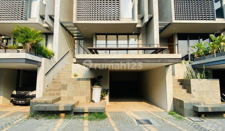 For Rent At Pejaten Luxury Industrial House 1