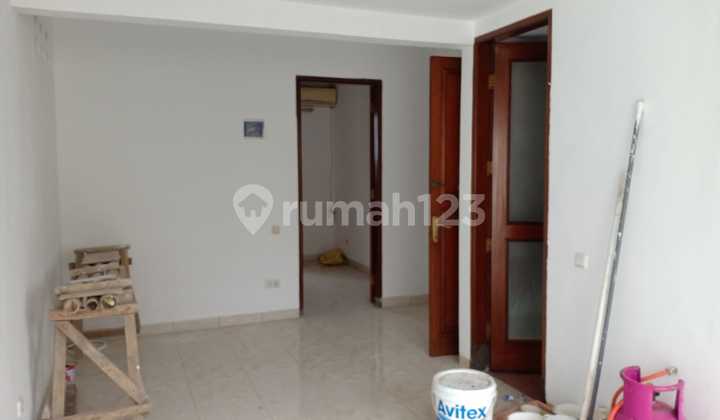 " Disewa Rumah 2 Lantai di Mekar Wangi,Singgasana, Tol Moch. Toha 2