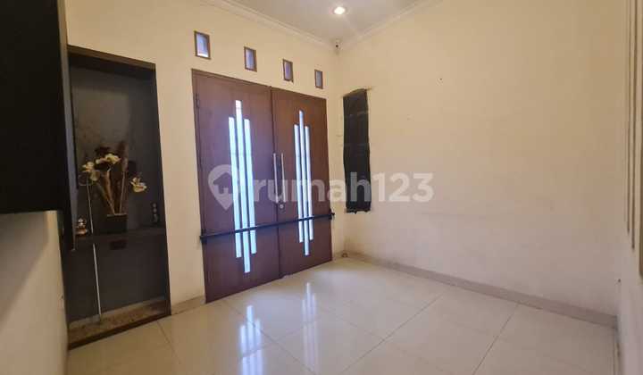 Rumah Bagus di Singgasana Pradana