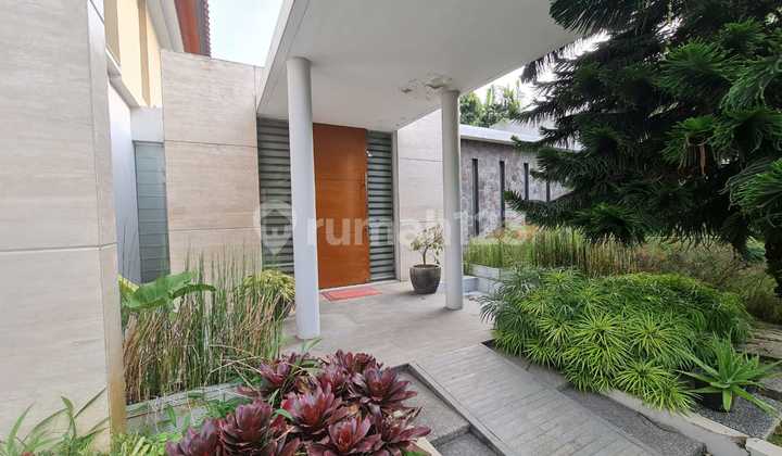 Rumah di Kota Baru Parahyangan Cluster Larang Tapa