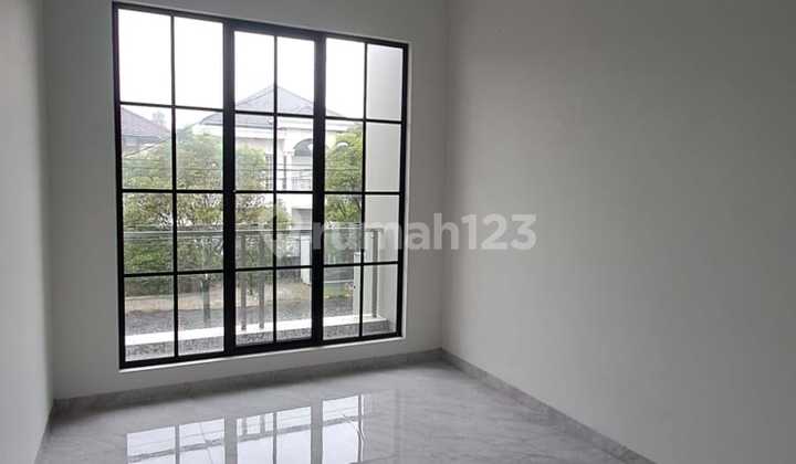 Rumah Lux Mainroad di Batununggal Rumah Lux Mainroad di Batununggal