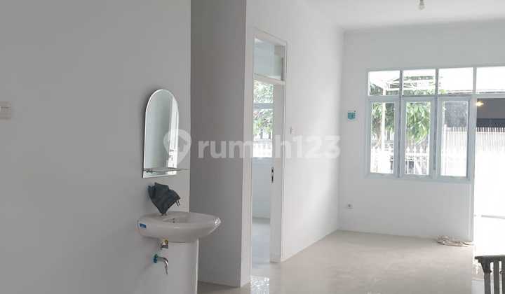 Rumah Baru Renovasi Nyaman Dan Terawat di Taman Kopo Indah 1 Rumah Baru Renovasi Nyaman Dan Terawat di Taman Kopo Indah 1