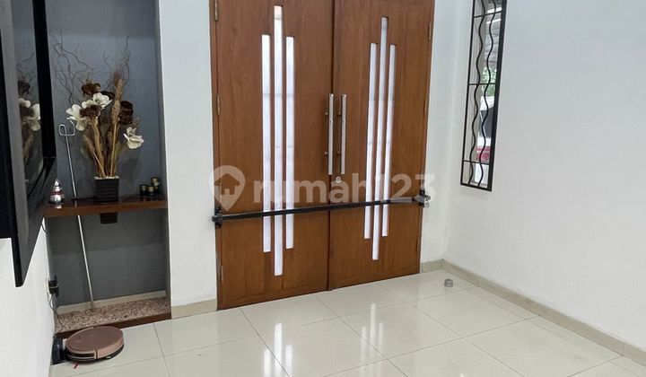 Rumah Terawat Bagus di Singgasana Pradana 