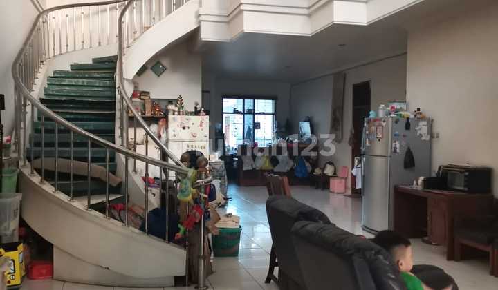 Rumah Kost Mainroad di Surya Sumantri