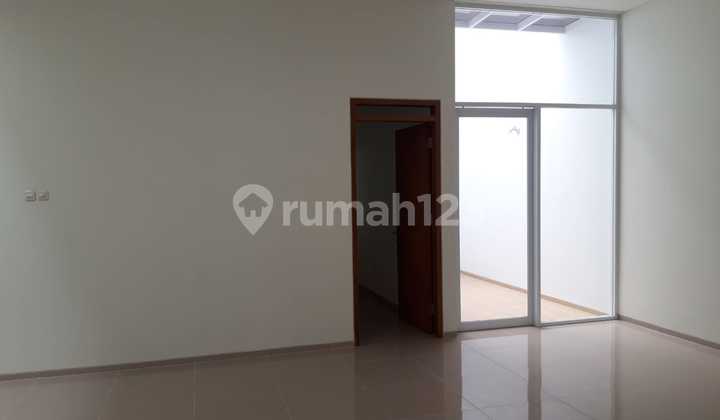 Rumah Terawat Dan Bersih di Singgasana Pradana 2