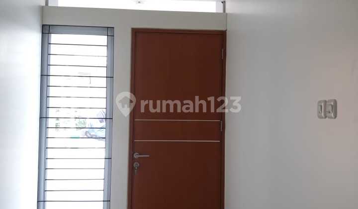 Rumah Terawat Dan Bersih di Singgasana Pradana 1