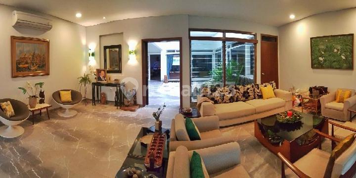 Rumah Bagus Terawat dan Aman di Menteng Jakarta Pusat