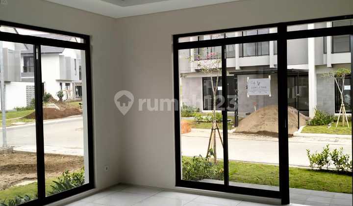 Rumah Baru Hook Terawat Nyaman dan Aman di Kota Baru Parahyangan