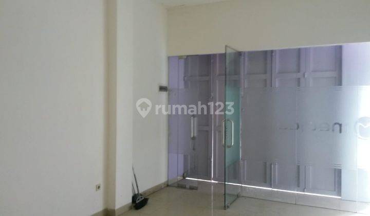 Ruko Strategi Mainroad Terawat Nyaman Dan Aman di Surya Sumantri Bandung 1