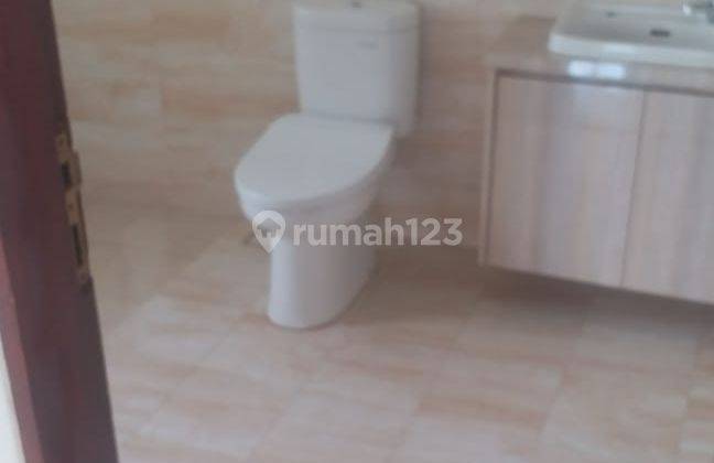 Rumah Siap Huni Semi Furnish Terawat Dan Asri di Budisari 9