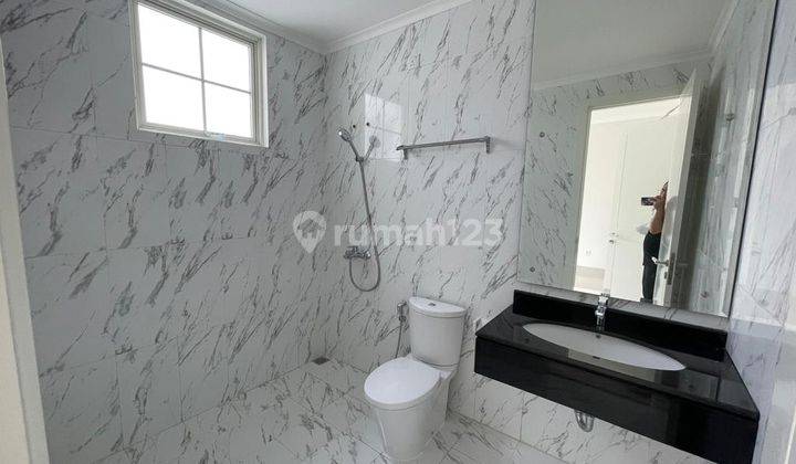 Rumah Baru Mewah di Podomoro Park Cluster Premium 8