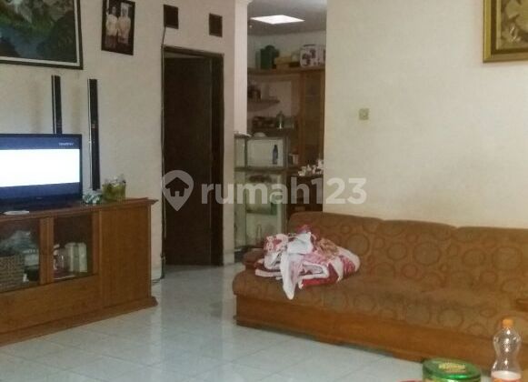 Rumah 2 Lantai Luas Nyaman di Istana Kawaluyaan Bandung