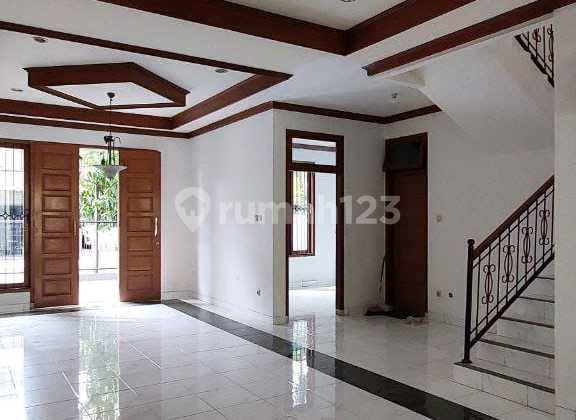 Rumah Bagus Siap Pakai Dalam Cluster di Batununggal Bandung