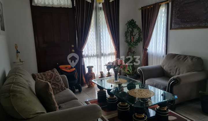 Rumah Full Furnish Nyaman dan Asri di Kota Baru Parahyangan Rumah Full Furnish Nyaman dan Asri di Kota Baru Parahyangan