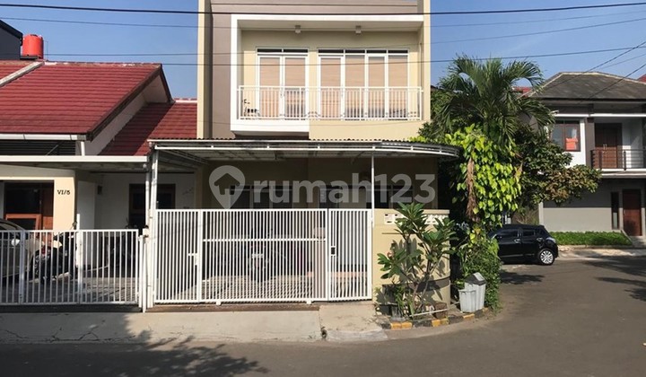 Rumah Lingkungan Asri dan Nyaman untuk Keluarga di Antapani Rumah Lingkungan Asri dan Nyaman untuk Keluarga di Antapani