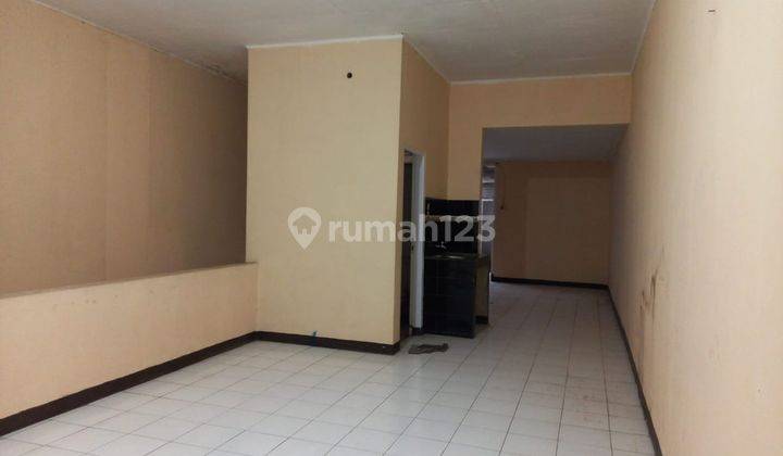Ruko 2 Lantai Terawat Nyaman Dan Aman di Taman Holis Indah 2