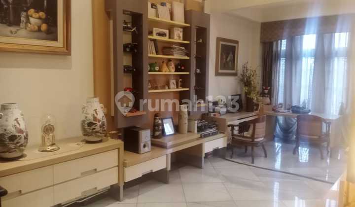 Rumah 2 Lantai Semi Furnish Nyaman di Setra Duta Bandung